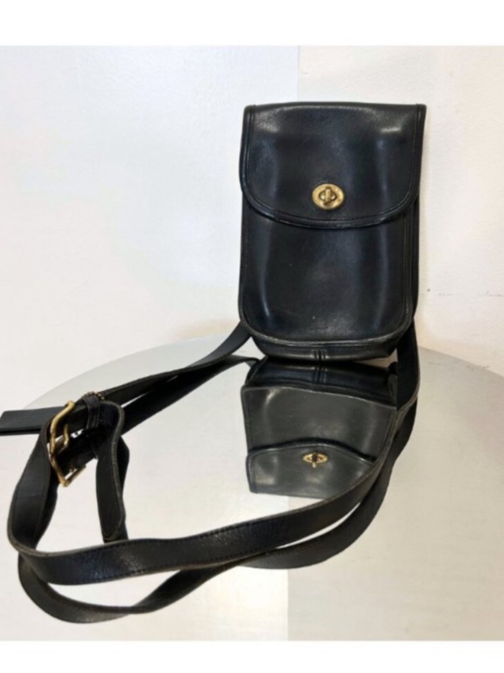 Vintage COACH mini 9978 Black Side Pack Leather 90's Crossbody Bag